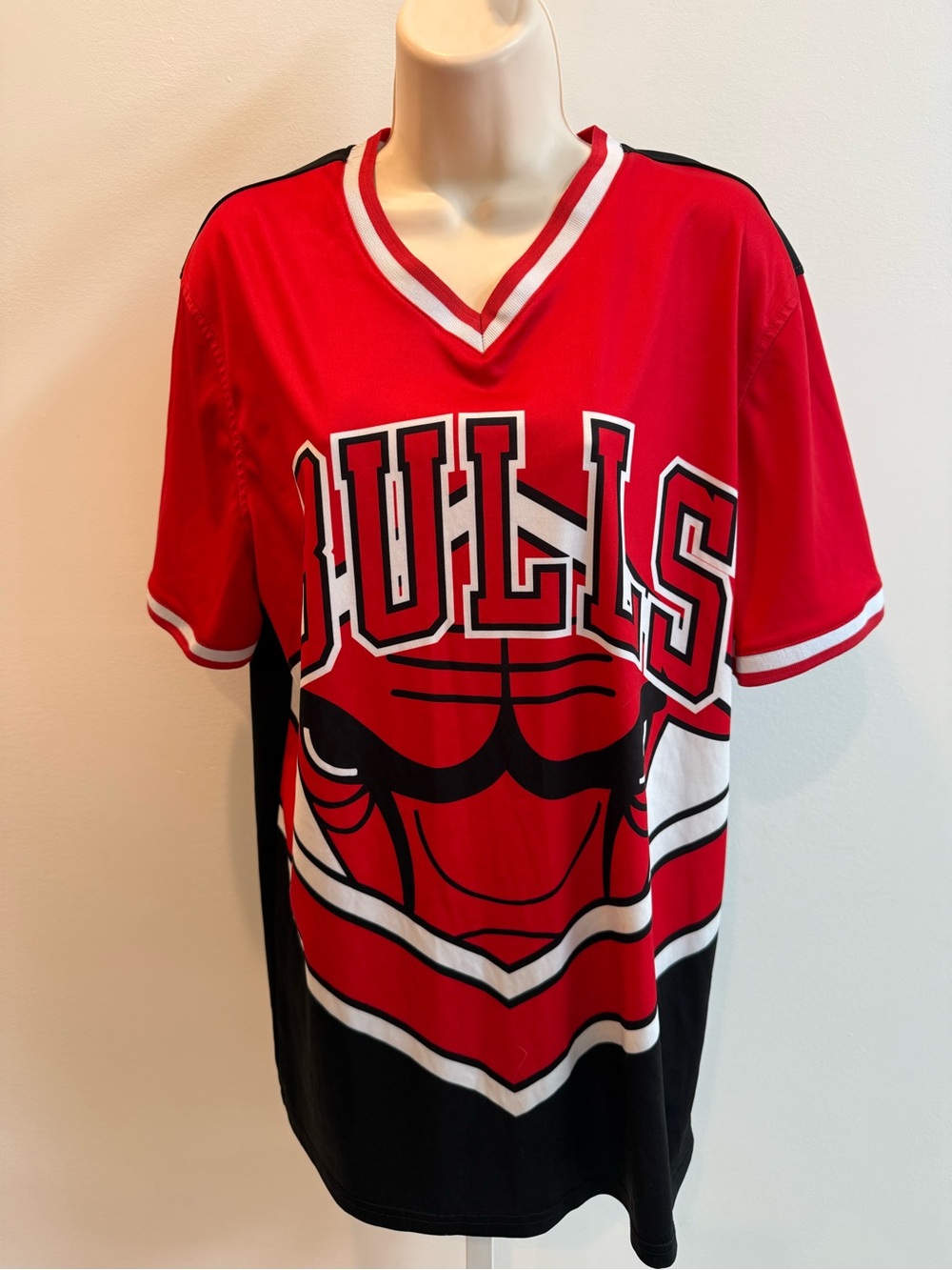 NBA Chicago Bulls V-Neck Team Jersey Red Black Shirt Men Size L